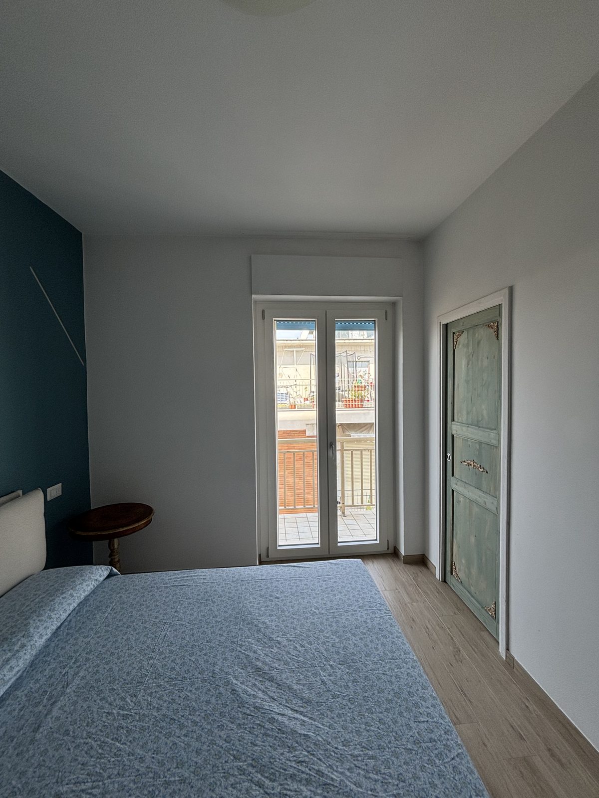Camera da letto · porta-finestra: prima